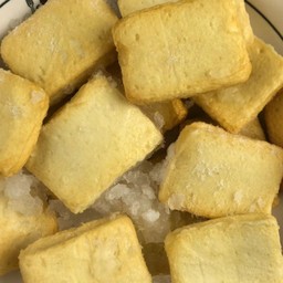 เต้าหู้ปลาแผ่น-鱼豆腐片  1 ลูก(个)