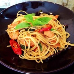 สปาเกตตีผัดไส้กรอก