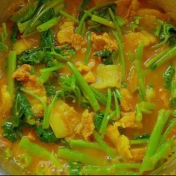 แกงส้มหมูสามชั้นผักบุ้ง