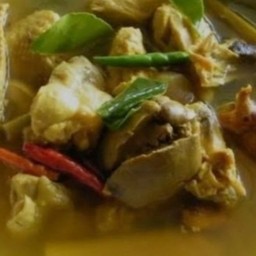 ไก่บ้านต้มขมิ้น