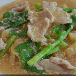 ราดหน้าหมูหมัก