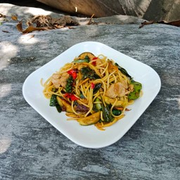 สปาเก็ตตี้ผัดฉ่าหมู