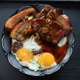 ข้าวหมูแดงรมควัน