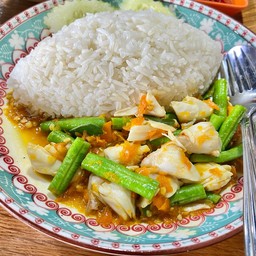 ปูก้อนผัดพริกเหลือง