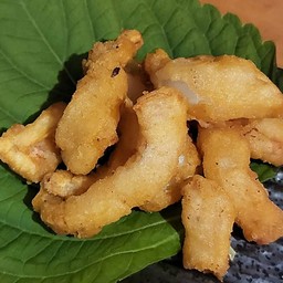 ปลาหมึกชุบแป้งทอด