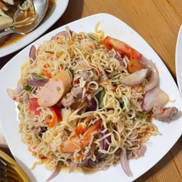 ยำมาม่า