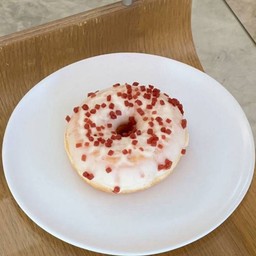 Strawberry Dots (สตอเบอรี่ ดอท) (Delivery)