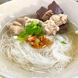 หมี่สดน้ำใสหมู