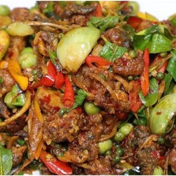 ผัดเผ็ดกบ