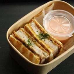 ทงคัทสึแซนโดะ