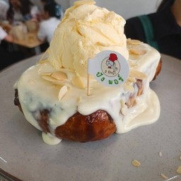 โทสต์ ฮอกไกโด อัลมอนด์