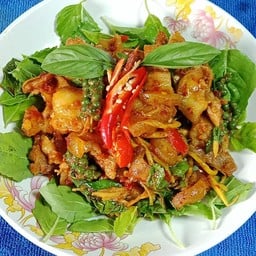 ผัดเผ็ดหมูป่า