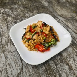 มาม่าผัดฉ่าหมู