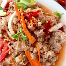 ยำวุ้นเส้นไก่สับข้าวโพด