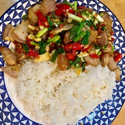 ข้าว_ สามชั้นคั่วพริกเกลือ