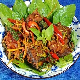 ผัดเผ็ดปลาดุกกรอบ