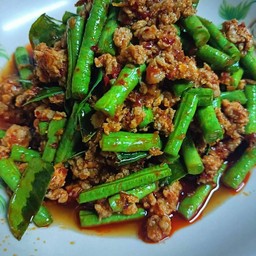 ผัดพริกแกง(กับข้าว)
