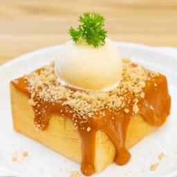 โทสต์สังขยาชาไทย