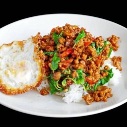 กระเพราหมูสับ
