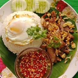 หมูทอดกระเทียม