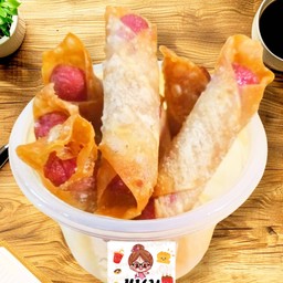 [อร่อยซ่ากับโค้ก] เกี๊ยวสติ๊ก โรลไส้กรอก 7ชิ้น +  โค้ก ไม่มีน้ำตาล (กระป๋อง) 