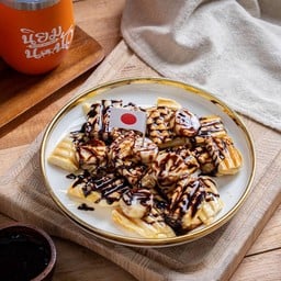 ปังตุ๊บตั๊บ-กล้วย ราดนมช็อคโกแลต