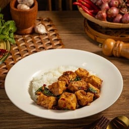 ข้าวกะเพราเต้าหู้ทอดคัสตาร์ด กรอบนอกนุ่มใน