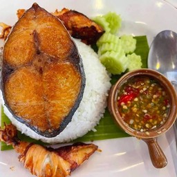 ข้าวปลาอินทรีย์+หมึกไข่ซีฟู้ด