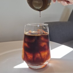 อเมริกาโนเย็น