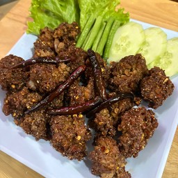 ลาบหมูทอด