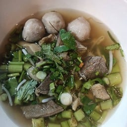 เกาเหลาจัมโบ้เครืองในวัว