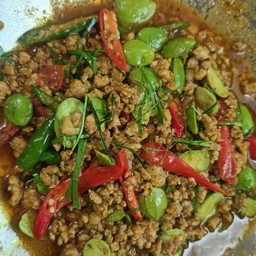 ผัดเครื่องแกงหมํสับสะตอ