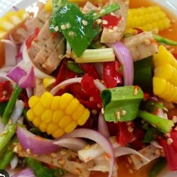 ยำหมูยอใส่ข้าวโพด