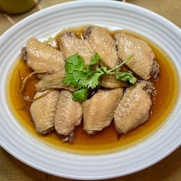 ปีกไก่ต้มน้ำปลานุ่มๆ พร้อมน้ำจิ้มซีฟู๊ดแซ่บ