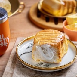 ปังก้อนไส้ล้น-ครีมมะพร้าวอ่อน