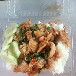 กะเพราหมูชิ้น