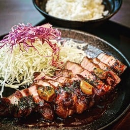 สะเต๊กหมูสันนอกซอสทนเทกิ