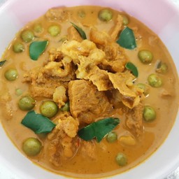 แกงคั่วหมูมะเขือพวง