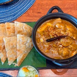 โรตีแกงมัสมั่นไก่