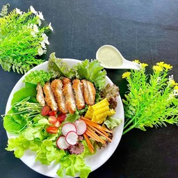 สลัด อกไก่ทอด