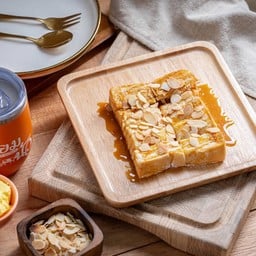 ปังแผ่น-คาราเมลอัลมอนด์