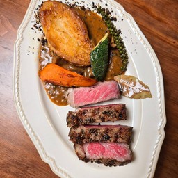 Beef 150 g w/ paper +mushroom gravy
