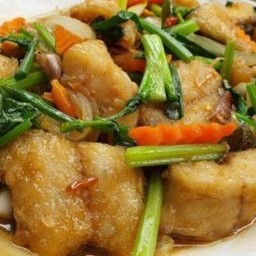 ปลากระพง ผัดขึ้นฉ่าย