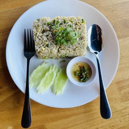 ข้าวผัดแหนมเอ็นเป็ด