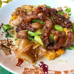 ผัดซีอิ้ว เส้นใหญ่ อาบแดด