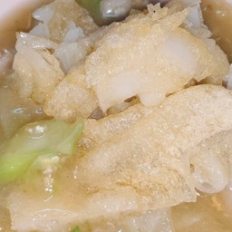 ราดหน้าหมูเส้นใหญ่ทอดกรอบ