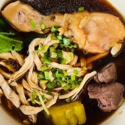 เตี๋ยวน่องไก่ มอนอ สาขา 1