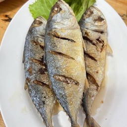 ปลาทูทอดราดน้ำปลา•