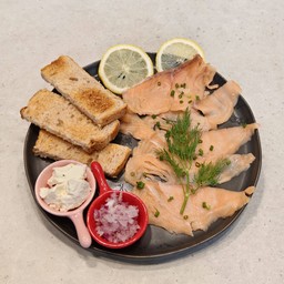 Salmon plate