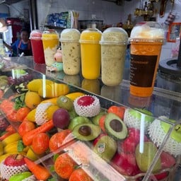 นมเปรี้ยว + มะนาว + นมสด + ปีโป้ปั่น